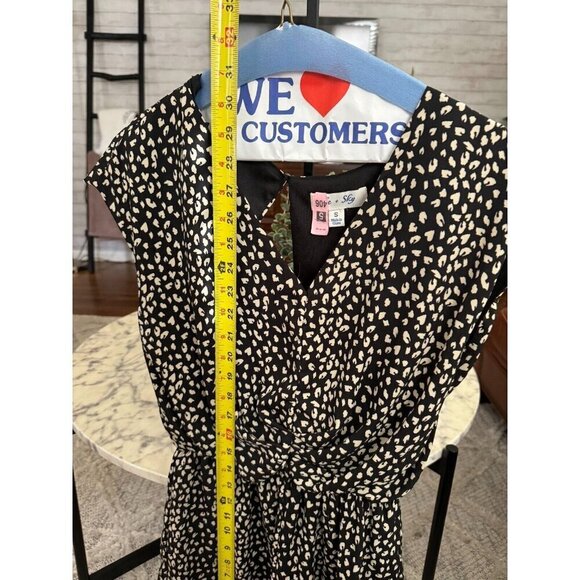 She + Sky Leopard Print Front Tie Detail Cap Sleeve Open Back Romper Size Small - Picture 5 of 7